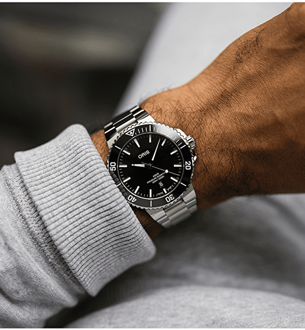 Наручные часы Aquis Date