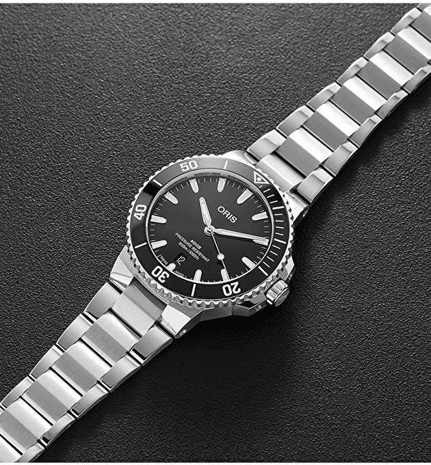 Наручные часы Aquis Date