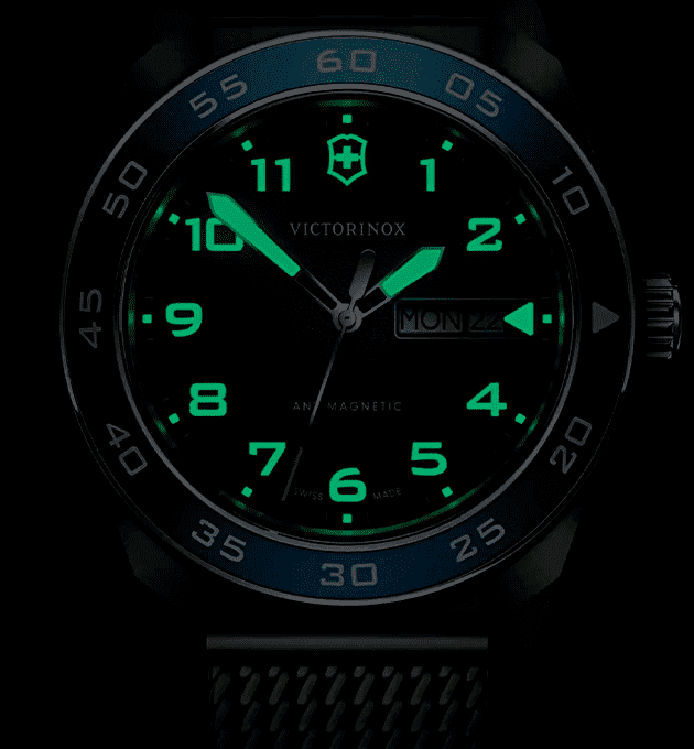 Наручные часы Victorinox Swiss Army Quartz