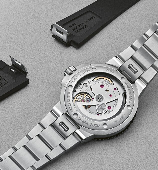 Наручные часы Aquis Date Calibre 400