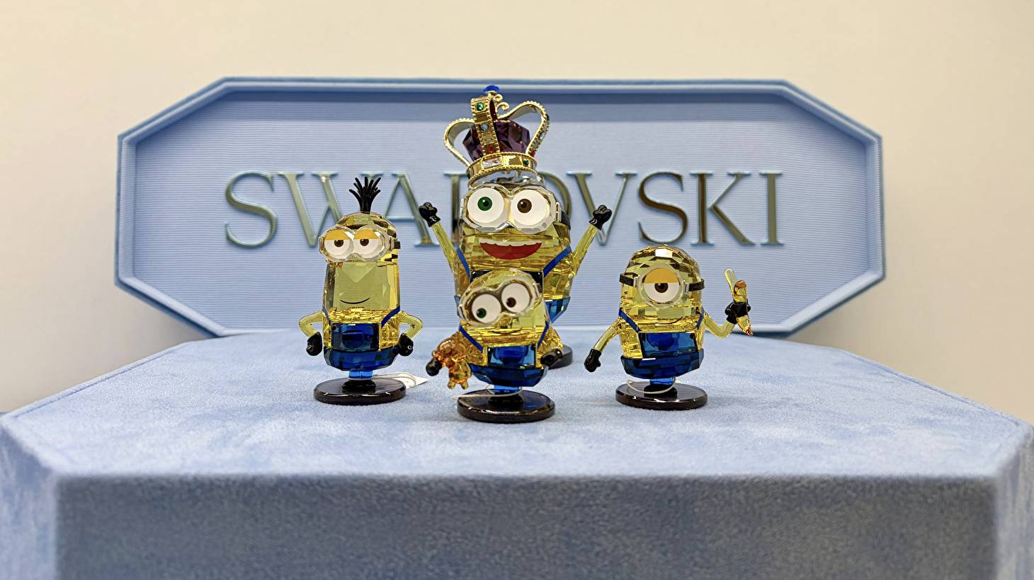 Погрузитесь в мир волшебства с коллекцией Swarovski Minions 