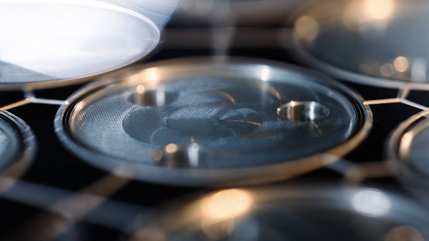 Время, движимое светом: PRC 100 Solar