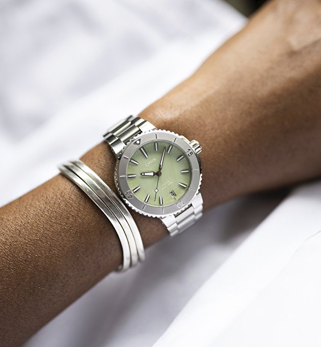 Наручные часы Aquis Date