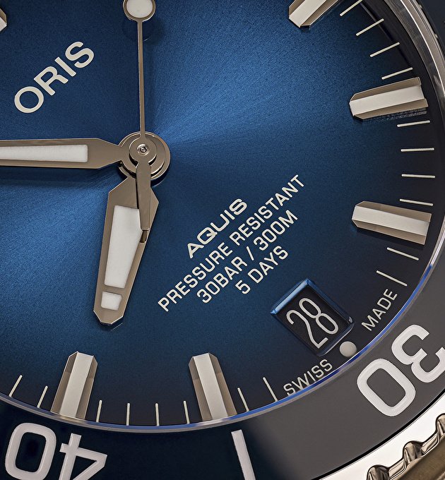 Наручные часы Aquis Date Calibre 400