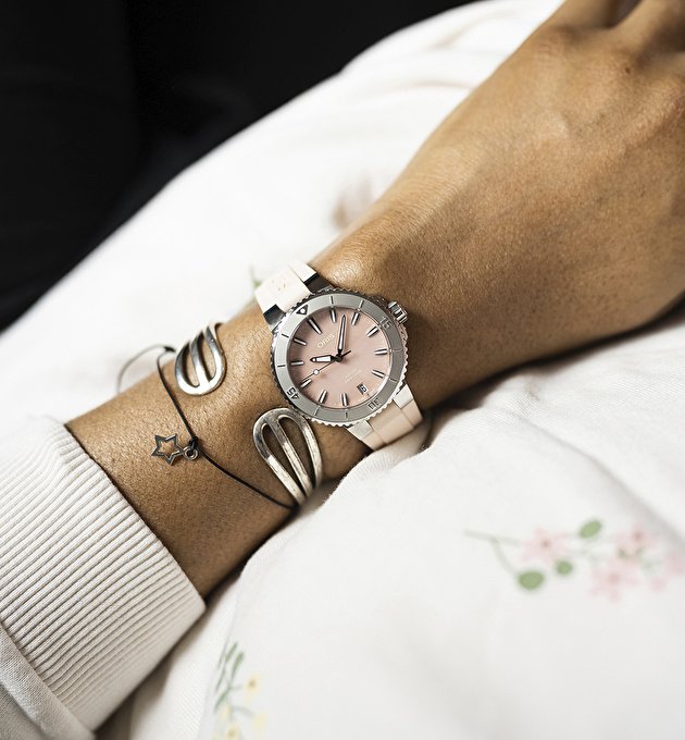 Наручные часы Aquis Date