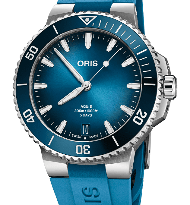 Наручные часы Aquis Date Calibre 400