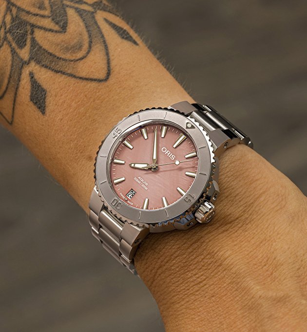 Наручные часы Aquis Date