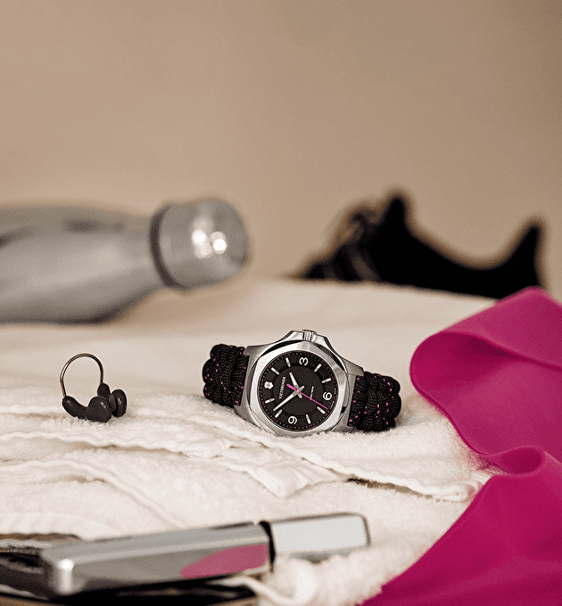 Наручные часы Victorinox Inox V