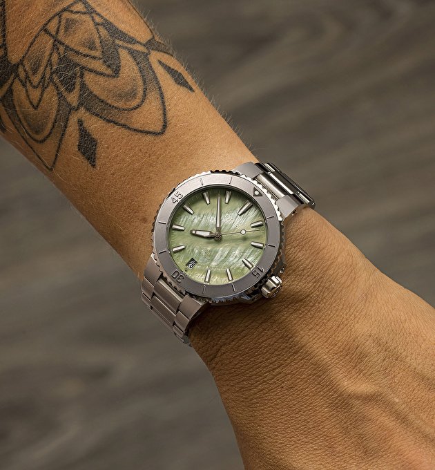 Наручные часы Aquis Date