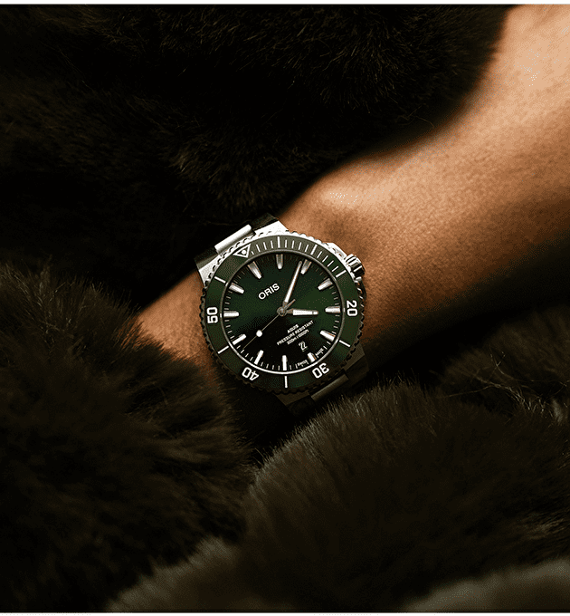 Наручные часы Aquis Date