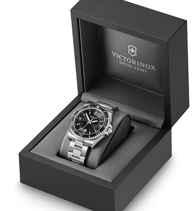 Наручные часы Victorinox Maverick Large