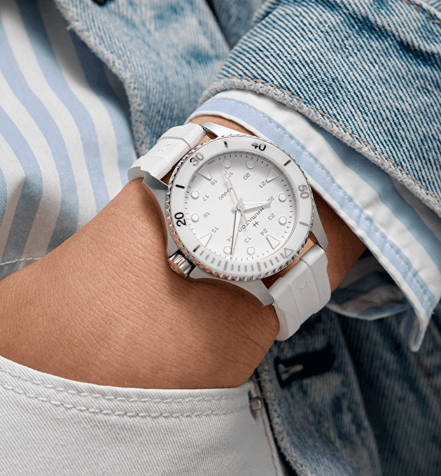 Наручные часы Hamilton Khaki Navy Scuba Quartz