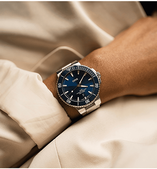 Наручные часы Aquis Date