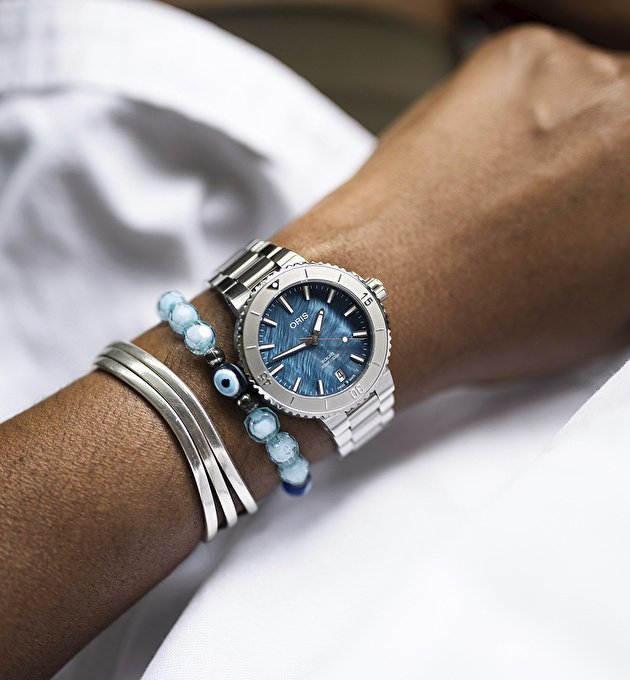 Наручные часы Aquis Date