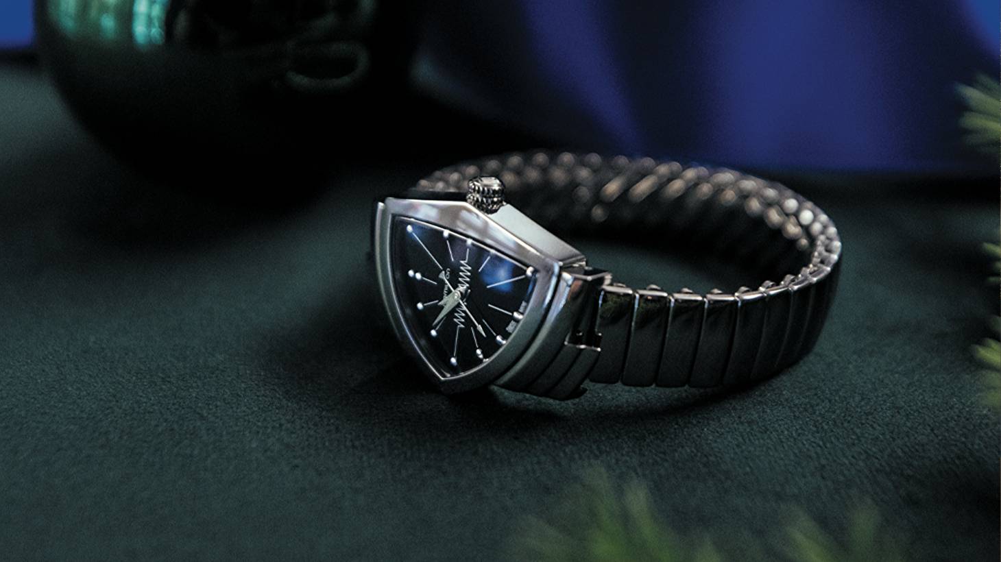 Hamilton открывает праздничный сезон 