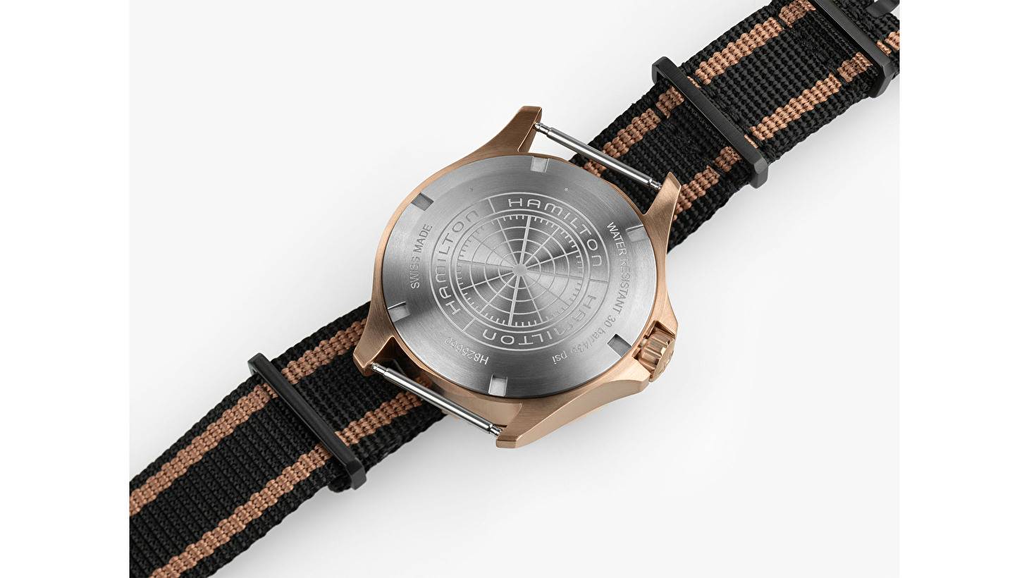 KHAKI NAVY SCUBA GMT: традиции путешествий и современные технологии