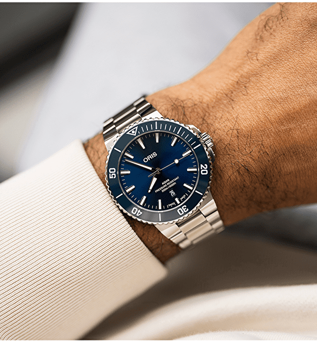 Наручные часы Aquis Date