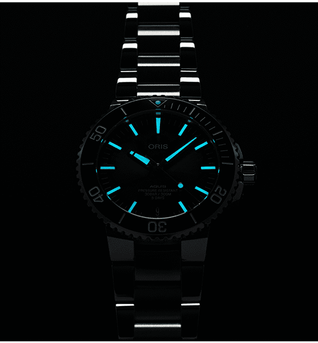 Наручные часы Aquis Date Calibre 400