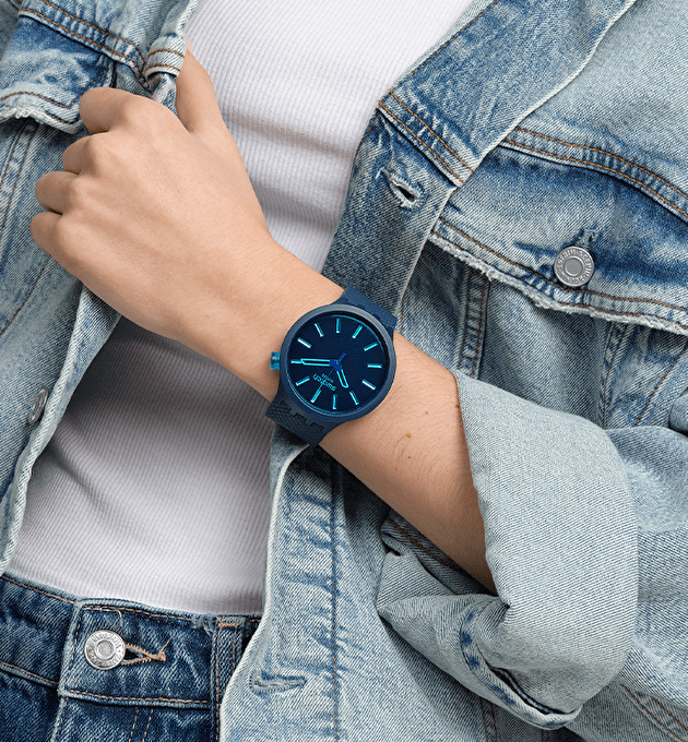 Наручные часы SWATCH INDIGO GLOW