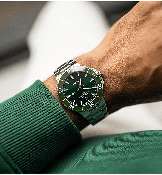 Наручные часы Aquis Date