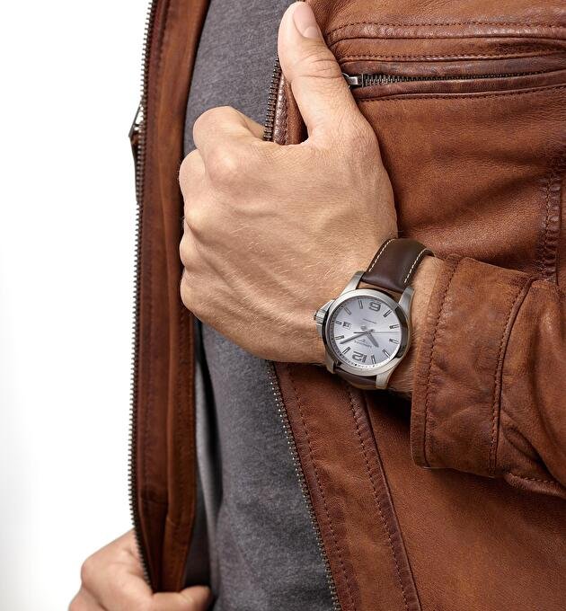 Наручные часы Longines Conquest