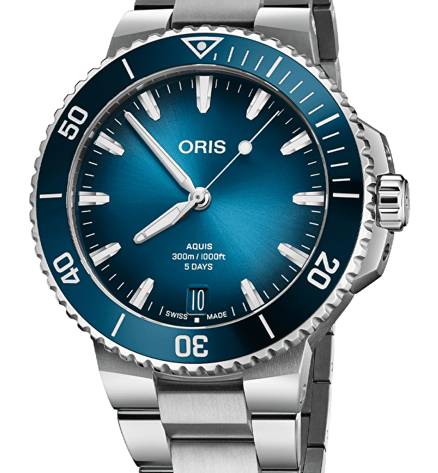 Наручные часы Aquis Date Calibre 400