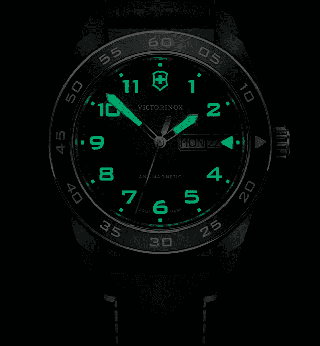 Наручные часы Victorinox Swiss Army Quartz