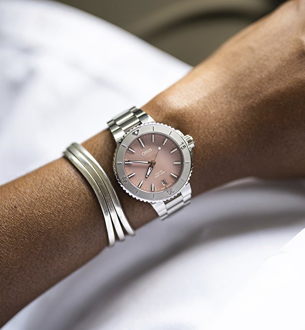 Наручные часы Aquis Date