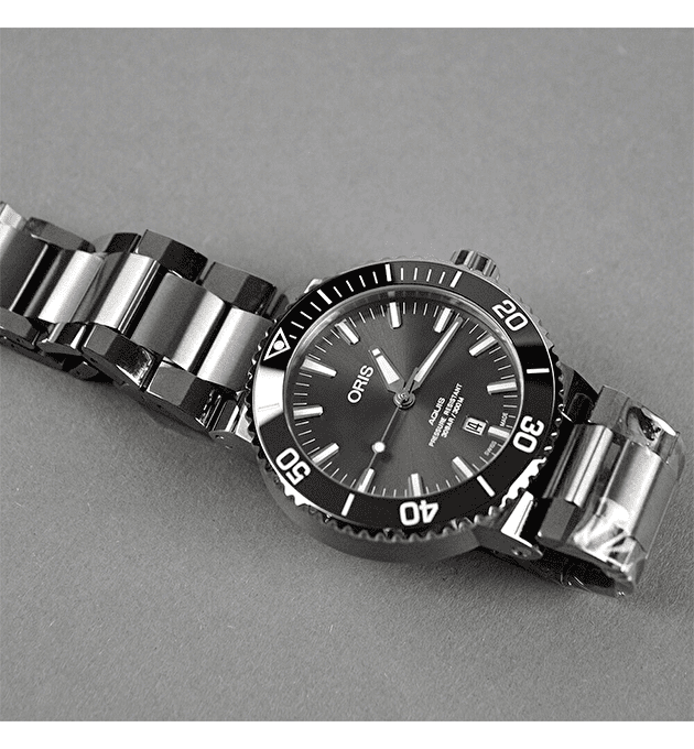 Наручные часы Aquis Titanium Date