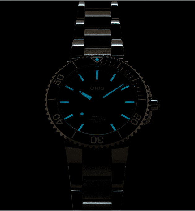 Наручные часы Aquis Date Calibre 400