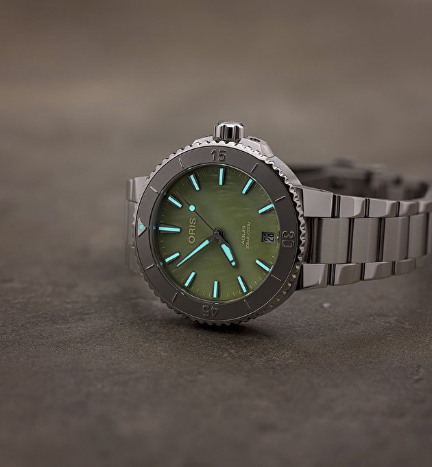 Наручные часы Aquis Date