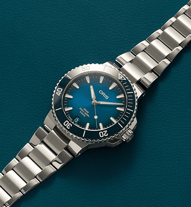 Наручные часы Aquis Date Calibre 400