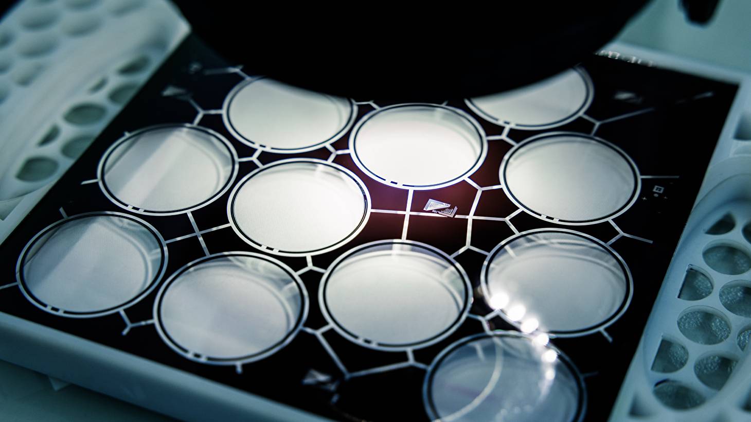 Время, движимое светом: PRC 100 Solar