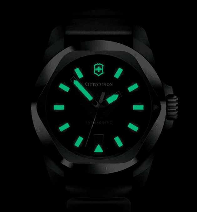 Наручные часы Victorinox Inox Quartz