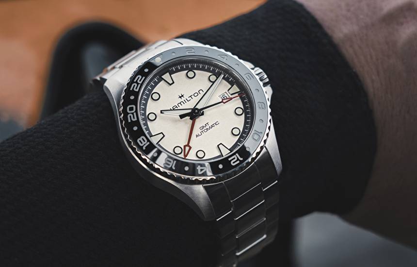 KHAKI NAVY SCUBA GMT: традиции путешествий и современные технологии