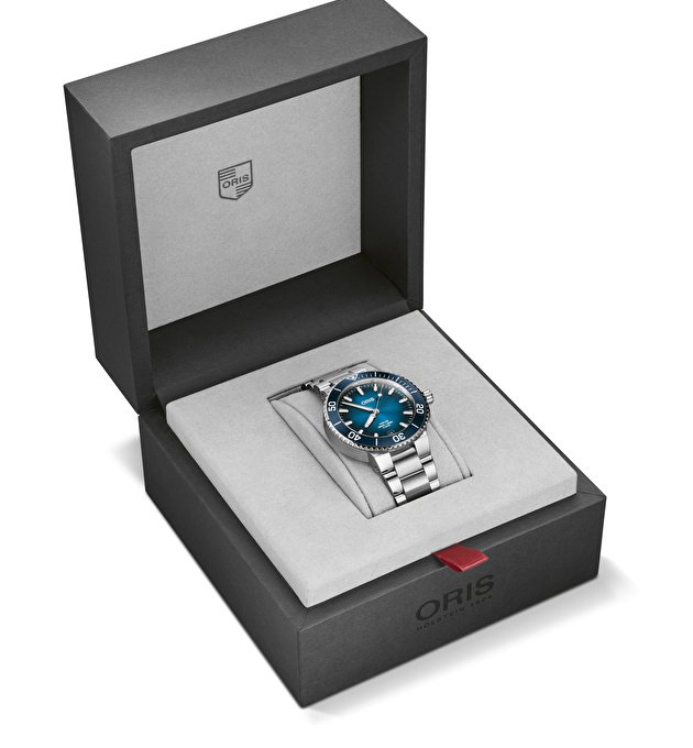 Наручные часы Aquis Date Calibre 400