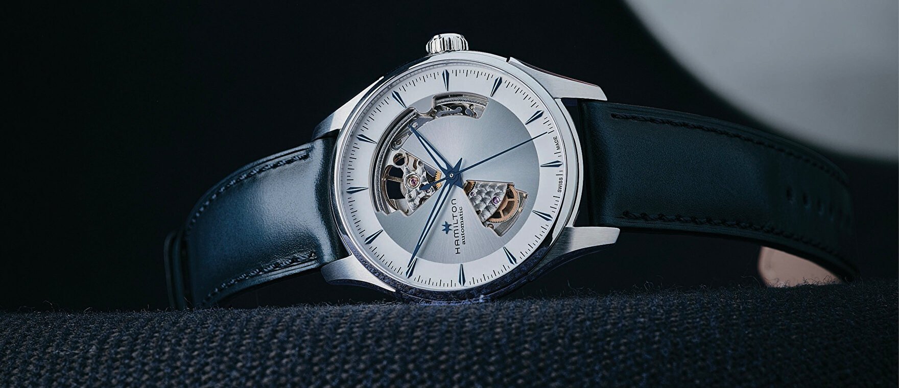 Яркие часы для смены стиля