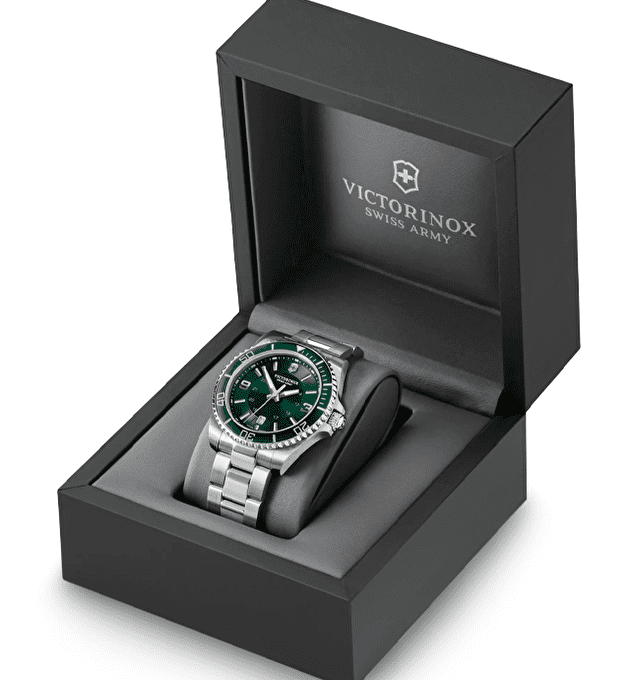 Наручные часы Victorinox Maverick Large